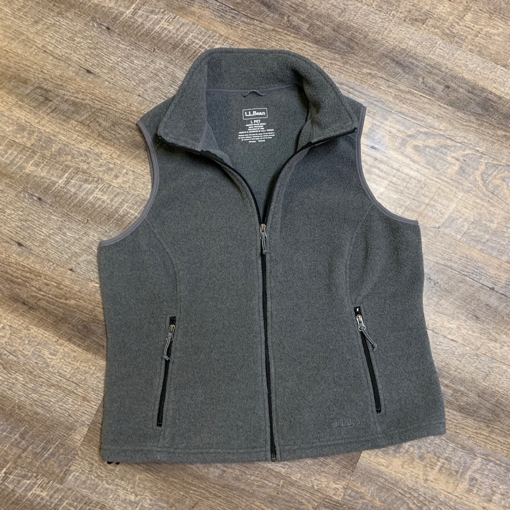 L.L. Bean Gray Fleece Zippered Vest Sz Large Petite - Like New Condition